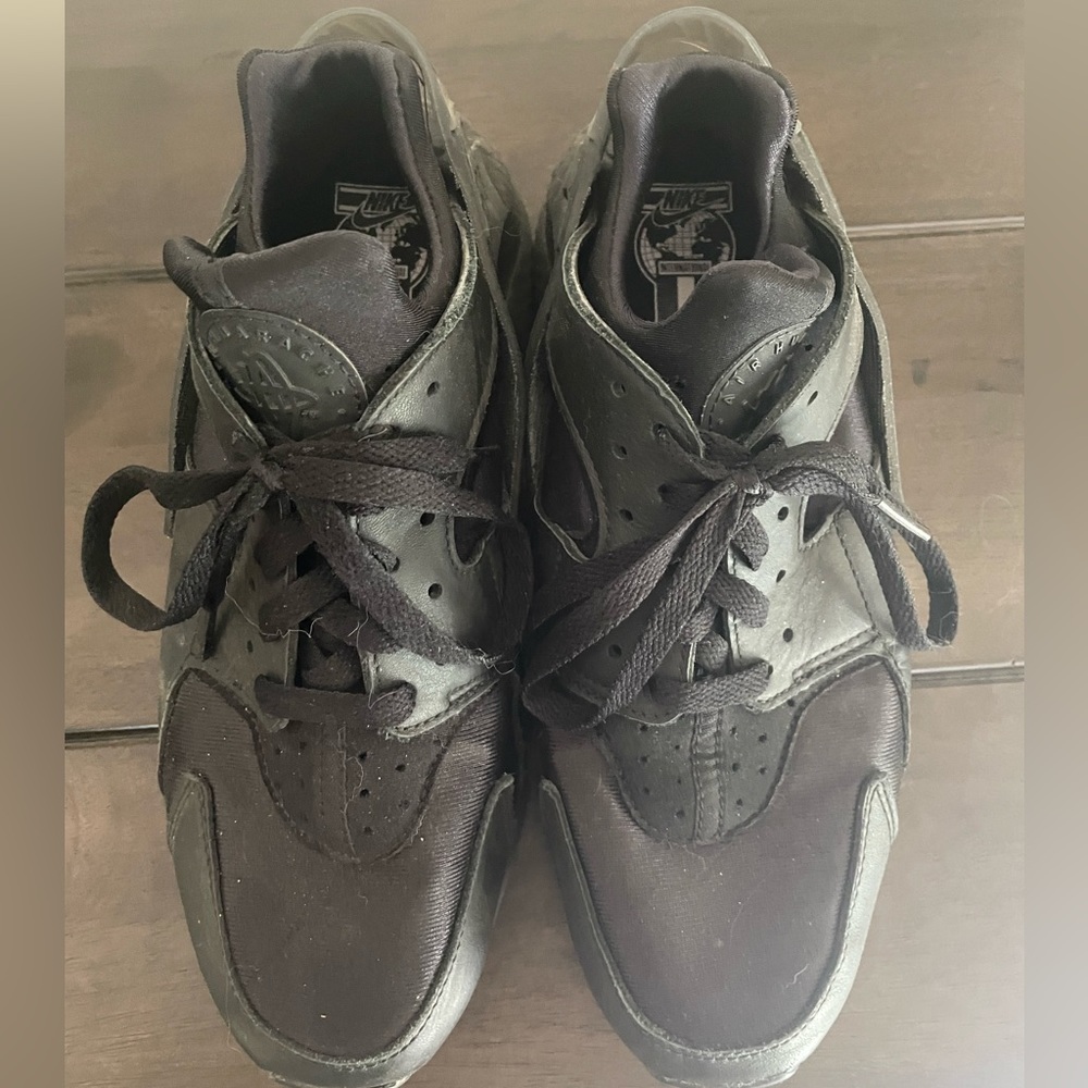 Men’s Nike shoes